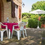 Romantic House In Tuscany With Pool Views 아파트 *