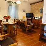 Romantic House In Tuscany With Pool Views 아파트 *