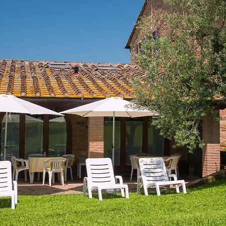 Rustic With Garden And Swimming Pool