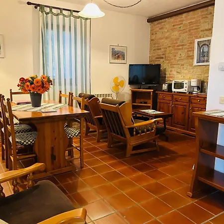 Rustic With Garden And Swimming Pool Apartment *